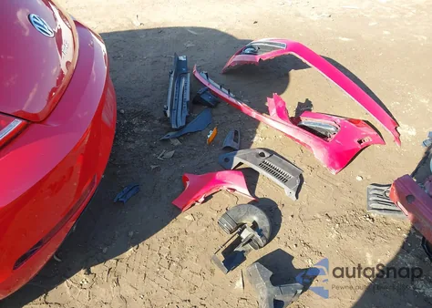 2015 Volkswagen Beetle 2.0T R-Line z USA, uszkodzony, nr VIN 3VWVT7AT2FM646240